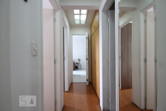 Corredor de apartamento à venda com 3 quartos, 87m² em Vila Santo Estéfano, São Paulo