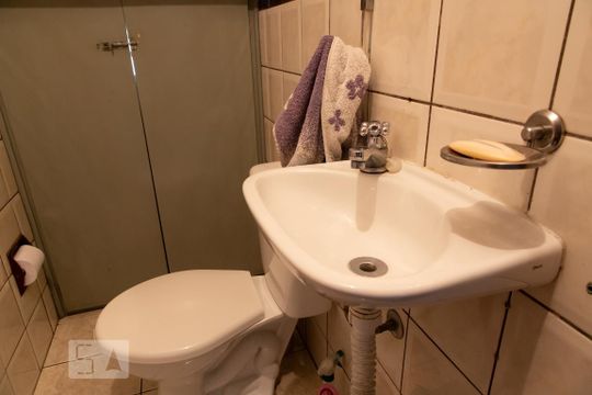 Lavabo de casa à venda com 3 quartos, 185m² em Vila Nova Conceição, São Paulo