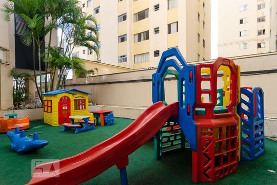 Playground de apartamento para alugar com 3 quartos, 72m² em Chácara Inglesa, São Paulo