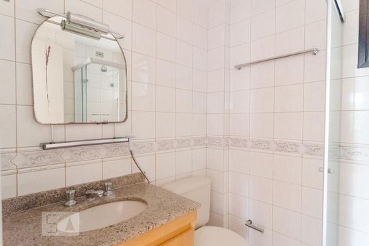 Banheiro Social de apartamento para alugar com 3 quartos, 72m² em Chácara Inglesa, São Paulo