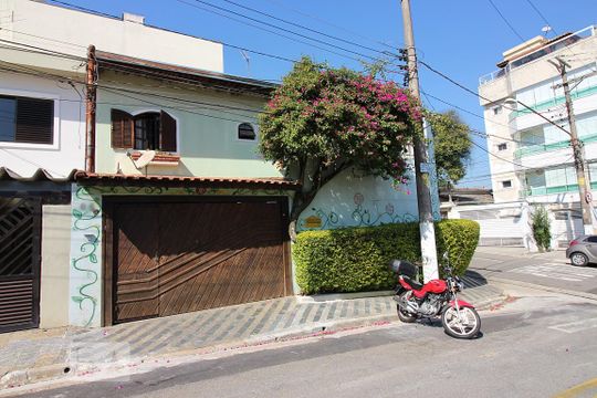 Fachada de casa à venda com 3 quartos, 175m² em Santa Terezinha, São Bernardo do Campo