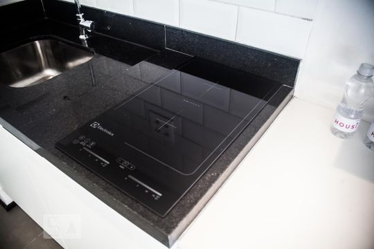 Cozinha de kitnet/studio para alugar com 1 quarto, 10m² em Vila Buarque, São Paulo