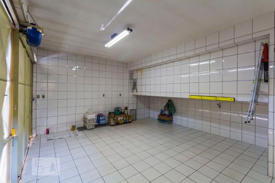 Garagem de casa para alugar com 3 quartos, 198m² em São Judas, São Paulo