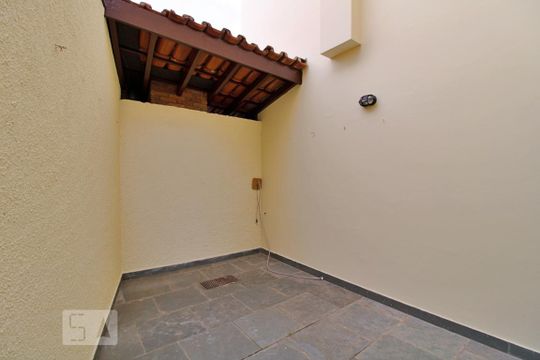 Área de Serviço de casa à venda com 4 quartos, 484m² em Jardim Leonor, São Paulo