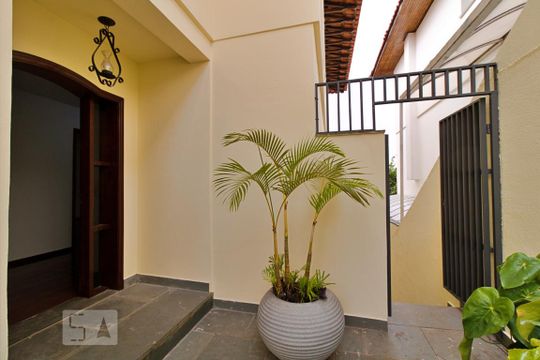 Entrada de casa à venda com 4 quartos, 484m² em Jardim Leonor, São Paulo