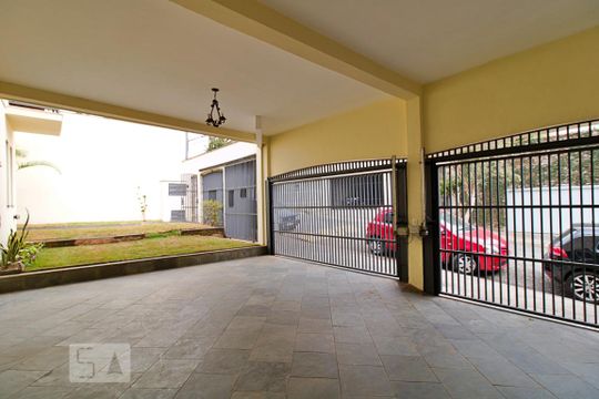 Garagem de casa à venda com 4 quartos, 484m² em Jardim Leonor, São Paulo