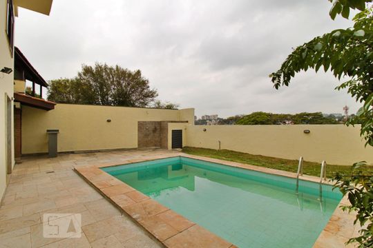  Piscina de casa à venda com 4 quartos, 484m² em Jardim Leonor, São Paulo