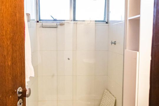 Banheiro de Serviço de casa à venda com 4 quartos, 375m² em Jardim Atlântico, Belo Horizonte