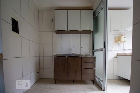 Cozinha de apartamento para alugar com 2 quartos, 75m² em João Paulo, Florianópolis