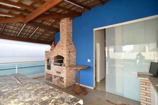 Espaço gourmet coberto com churrasqueira e forno a lenha de casa para alugar com 6 quartos, 417m² em Vila Prudente, São Paulo