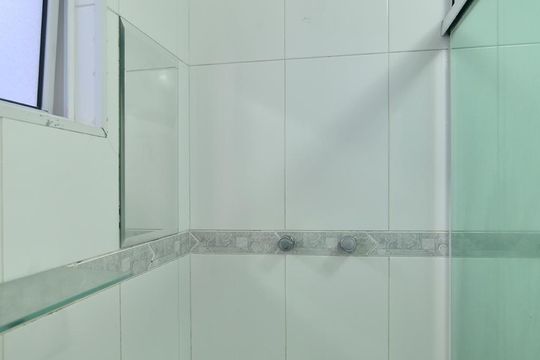 Banheiro 2 - box - piso inferior - parte posterior de casa para alugar com 6 quartos, 417m² em Vila Prudente, São Paulo
