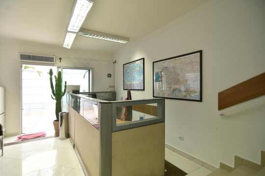 Sala - parte frontal - piso inferior de casa para alugar com 6 quartos, 417m² em Vila Prudente, São Paulo