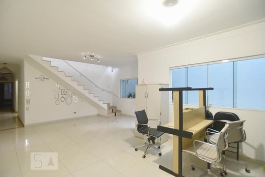 Sala 1 - piso inferior - parte posterior de casa para alugar com 6 quartos, 417m² em Vila Prudente, São Paulo