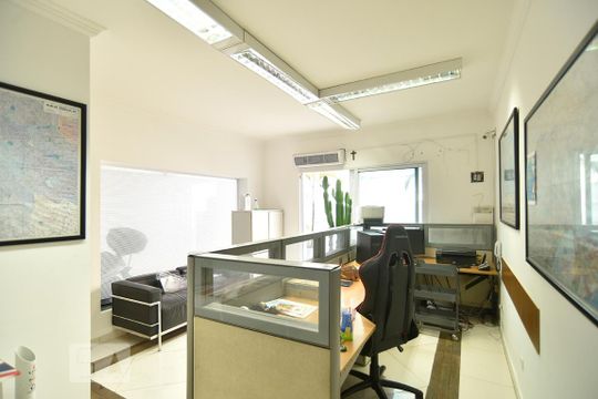 Sala - parte frontal - piso inferior de casa para alugar com 6 quartos, 417m² em Vila Prudente, São Paulo