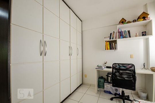 Quarto 1 de apartamento para alugar com 2 quartos, 74m² em Jardim Placaford - Edif. San Gabriel, Salvador