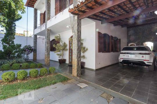 Garagem de casa à venda com 6 quartos, 274m² em Itapoã, Belo Horizonte