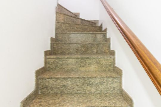 Escada de casa à venda com 3 quartos, 184m² em Jardim Guanca, São Paulo