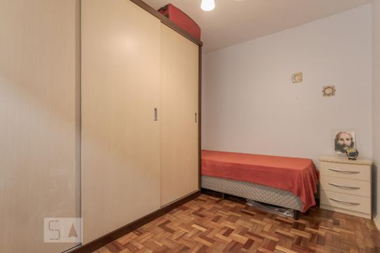Quarto de apartamento para alugar com 1 quarto, 40m² em Passo da Areia, Porto Alegre