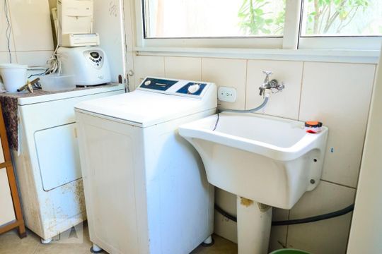Tanque de casa à venda com 3 quartos, 380m² em Vila Santa Teresa, São Paulo