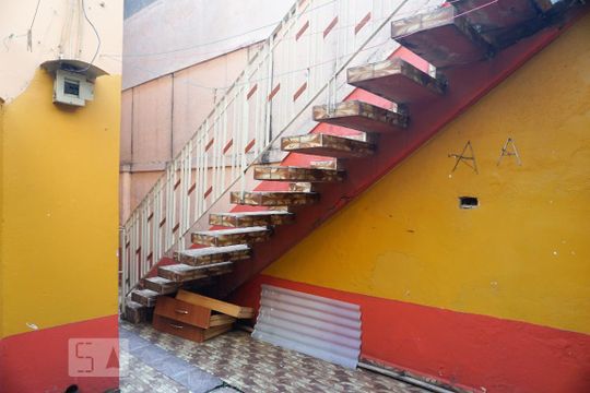 Lavanderia de casa à venda com 6 quartos, 156m² em Jardim Piratininga, São Paulo
