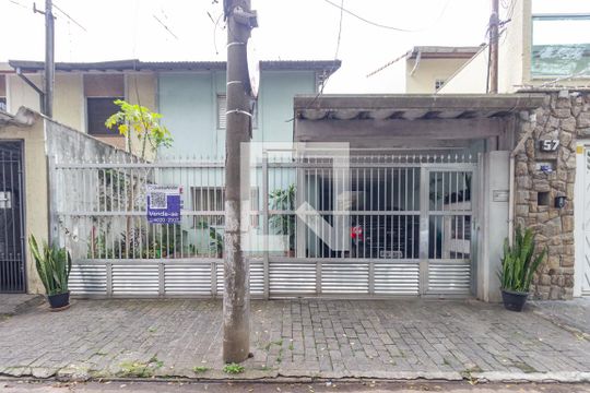 Fachada de casa à venda com 3 quartos, 140m² em Jardim Trussardi, São Paulo