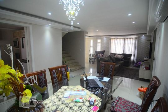 Sala de casa à venda com 4 quartos, 250m² em Estância Velha, Canoas