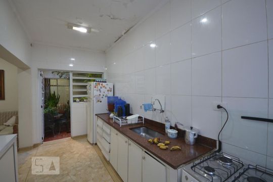 Cozinha de casa à venda com 3 quartos, 185m² em Vila Monumento, São Paulo