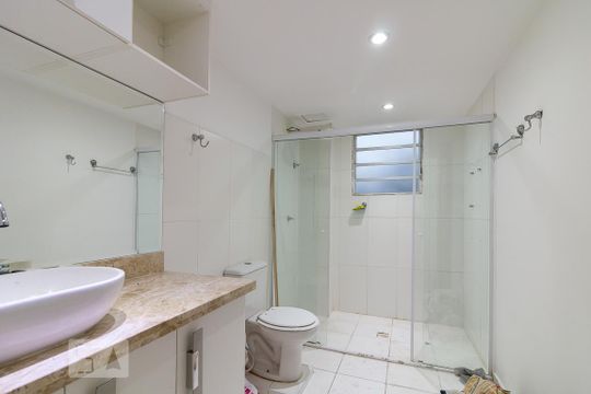 Banheiro de apartamento para alugar com 1 quarto, 45m² em Vila Bremen, Guarulhos