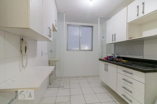 Cozinha de apartamento para alugar com 1 quarto, 45m² em Vila Bremen, Guarulhos