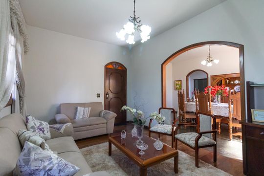 Sala de casa à venda com 4 quartos, 360m² em Vila Cloris, Belo Horizonte