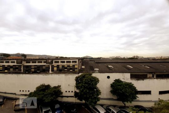 Vista de apartamento à venda com 2 quartos, 55m² em Inhaúma, Rio de Janeiro