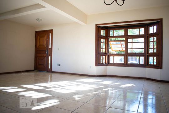 Sala  de casa à venda com 4 quartos, 224m² em Medianeira, Porto Alegre