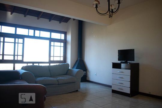 Sala de Estar de casa para alugar com 4 quartos, 224m² em Medianeira, Porto Alegre
