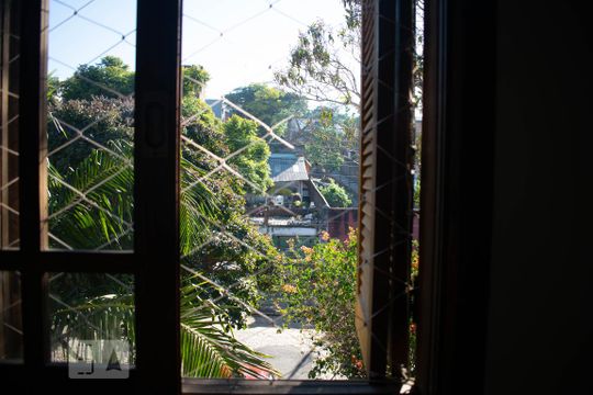 Vista Suíte de casa à venda com 4 quartos, 224m² em Medianeira, Porto Alegre