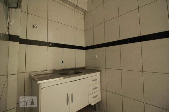 Cozinha de apartamento para alugar com 2 quartos, 55m² em Vila Brasilina, São Paulo