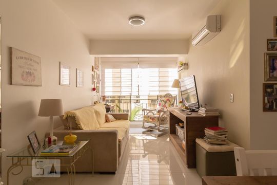 Apartamento à venda com 3 quartos, 69m² em Jardim Carvalho, Porto Alegre