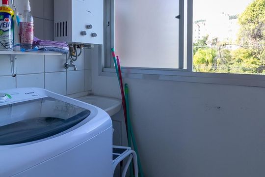 Área de Serviço de apartamento à venda com 3 quartos, 69m² em Jardim Carvalho, Porto Alegre