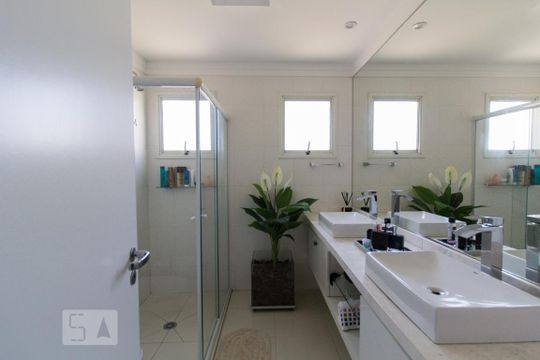 Banheiro suíte 1 de apartamento para alugar com 3 quartos, 247m² em Jardim Portal da Colina, Sorocaba