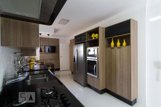 Cozinha de apartamento para alugar com 3 quartos, 247m² em Jardim Portal da Colina, Sorocaba