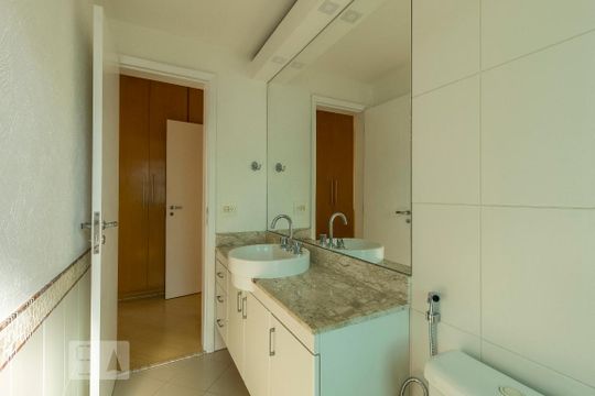 Banheiro da Suíte de apartamento para alugar com 3 quartos, 98m² em Saúde, São Paulo