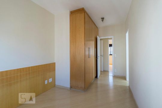 Suíte de apartamento para alugar com 3 quartos, 98m² em Saúde, São Paulo