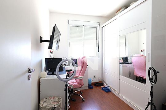 Quarto 1 de apartamento à venda com 2 quartos, 51m² em São Sebastião, Porto Alegre