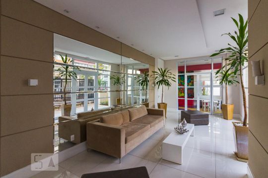 Hall social de apartamento para alugar com 2 quartos, 72m² em Vila Pereira Barreto, São Paulo
