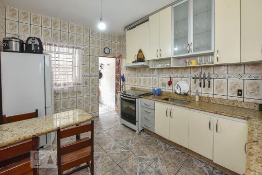 Cozinha de casa à venda com 9 quartos, 300m² em Betânia, Belo Horizonte