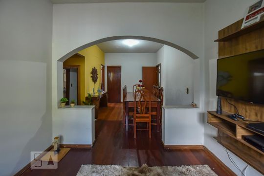 Sala de casa à venda com 9 quartos, 300m² em Betânia, Belo Horizonte