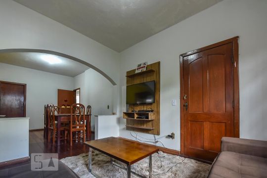 Sala de casa à venda com 9 quartos, 300m² em Betânia, Belo Horizonte
