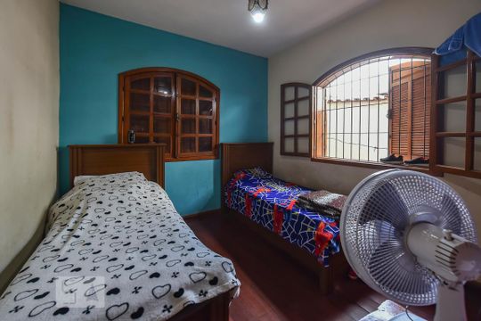 Quarto 1 de casa à venda com 9 quartos, 300m² em Betânia, Belo Horizonte