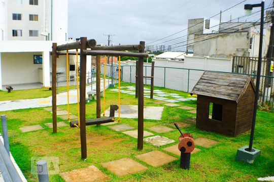 Área comum - parquinho  de apartamento para alugar com 2 quartos, 45m² em Jardim Placaford, Salvador
