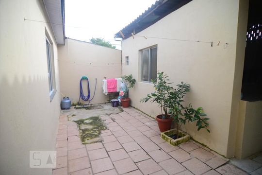 Pátio de casa à venda com 3 quartos, 300m² em Guajuviras, Canoas