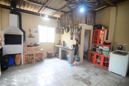 Garagem de casa à venda com 3 quartos, 300m² em Guajuviras, Canoas